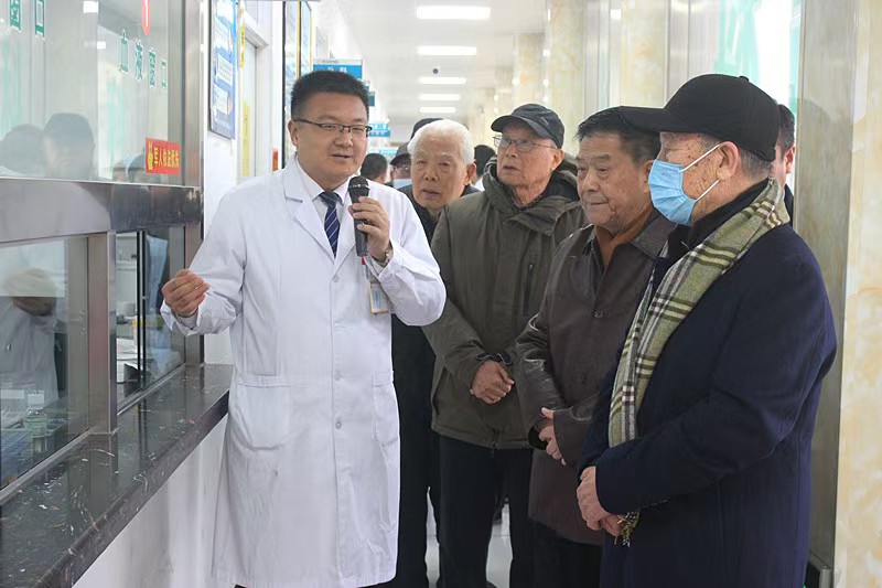 �h�����I(l��ng)̽���B(y��ng) �y�l(f��)�����\�����������f���˴��x���ݸɲ���һ�h֧�����M(j��n)�|���o��Ժ�{(di��o)��